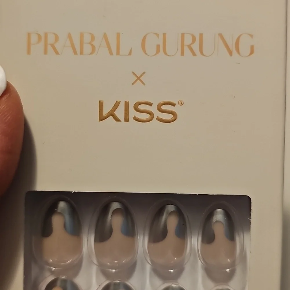Limited Edition Prabal Grunge X Kiss Nails•28 Nails•Glue Included